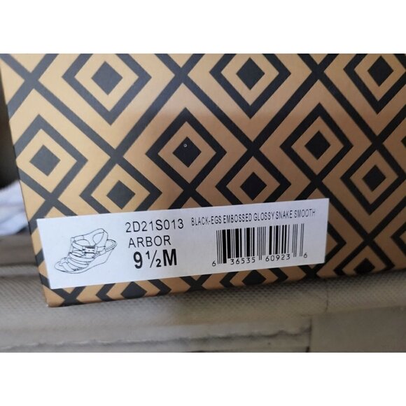 CHARLES BY CHARLES DAVID Faux snake print Arbor wedge sandal size 9.5 - Picture 8 of 8